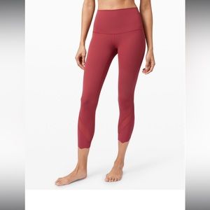 Lululemon wunder under crop high rise scallop full-on luxtreme 23” size 8